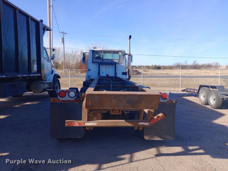 image for item DK7451 1979 International S2500 roll-off container truck