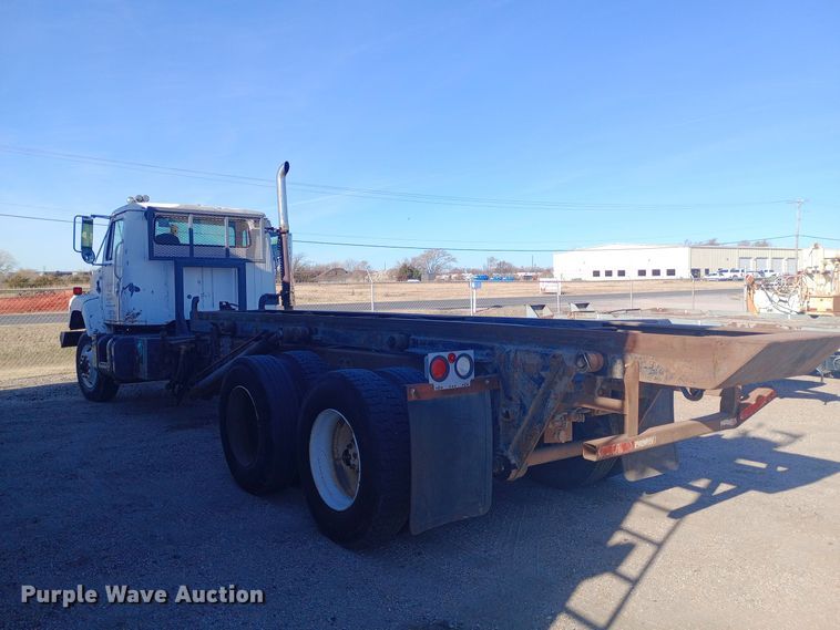 image for item DK7451 1979 International S2500 roll-off container truck