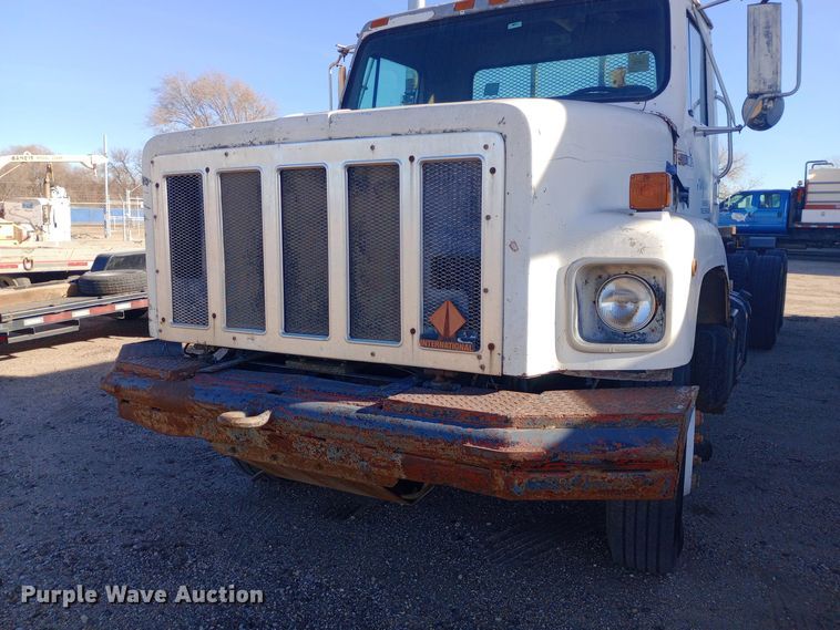 image for item DK7451 1979 International S2500 roll-off container truck