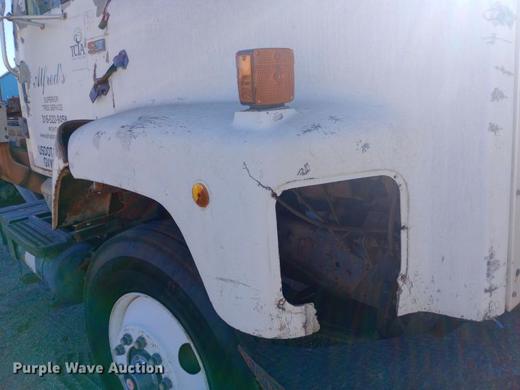 image for item DK7451 1979 International S2500 roll-off container truck