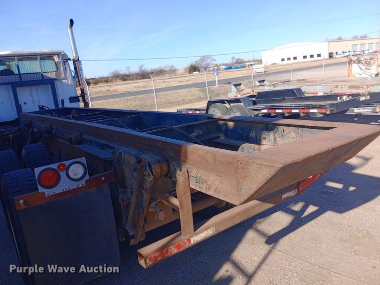 image for item DK7451 1979 International S2500 roll-off container truck