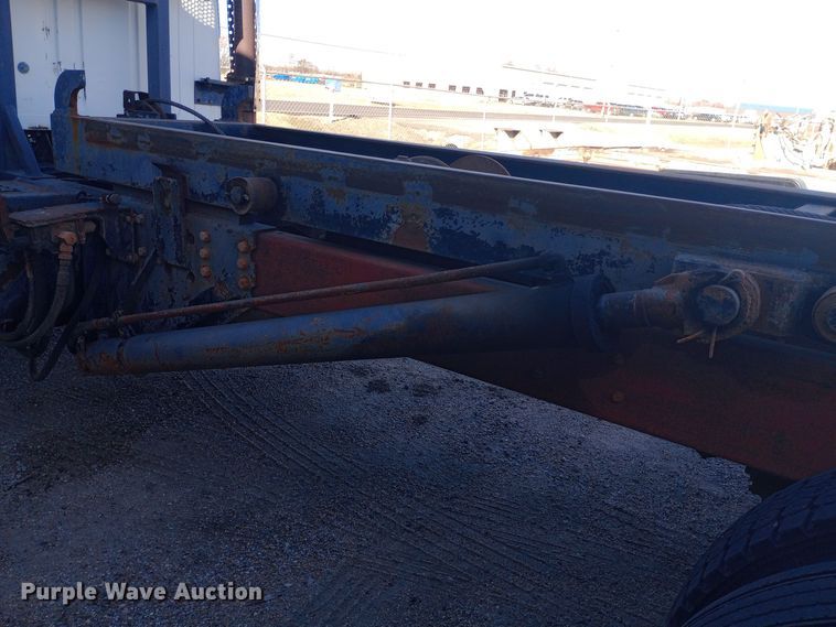 image for item DK7451 1979 International S2500 roll-off container truck