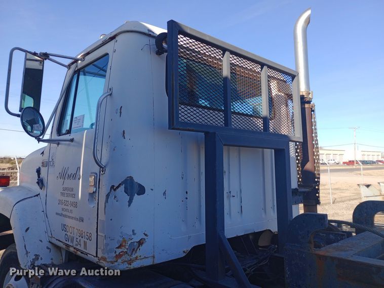 image for item DK7451 1979 International S2500 roll-off container truck