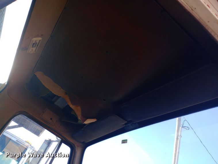 image for item DK7451 1979 International S2500 roll-off container truck