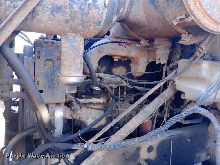 image for item DK7451 1979 International S2500 roll-off container truck