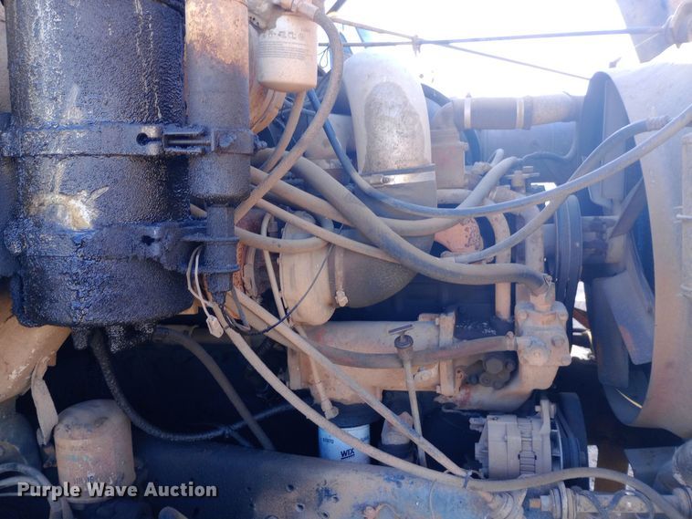 image for item DK7451 1979 International S2500 roll-off container truck