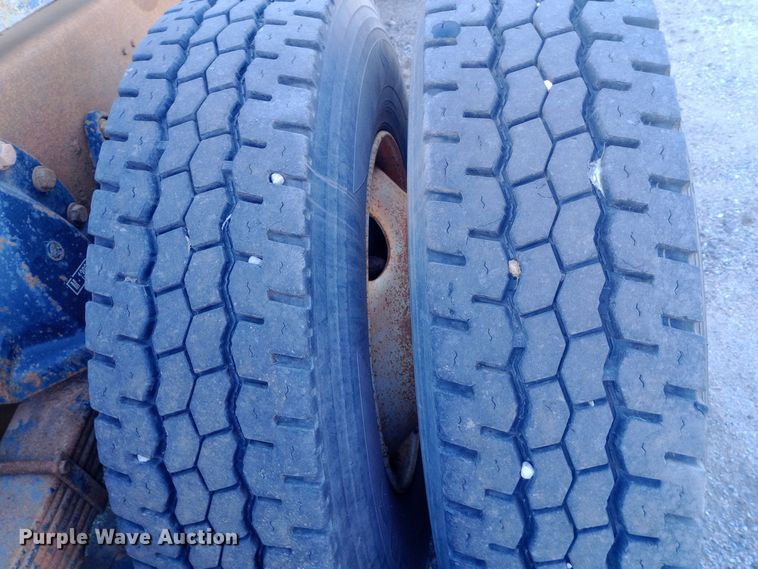 image for item DK7451 1979 International S2500 roll-off container truck