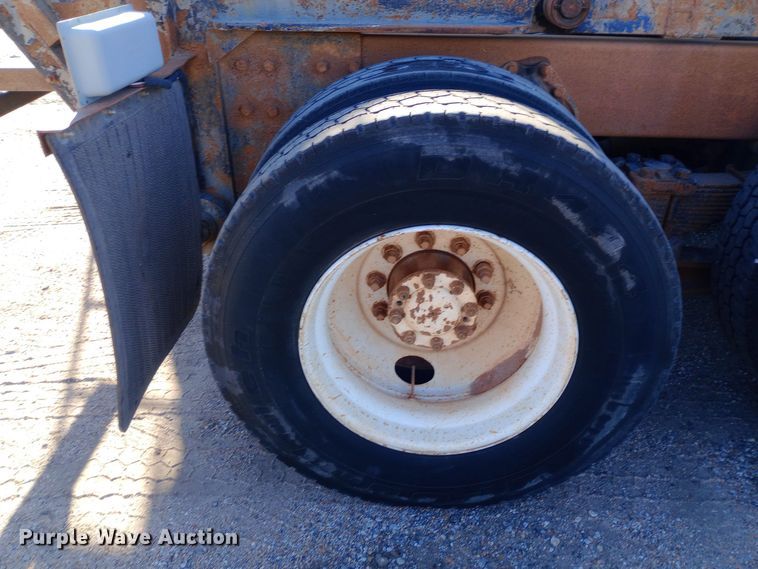 image for item DK7451 1979 International S2500 roll-off container truck