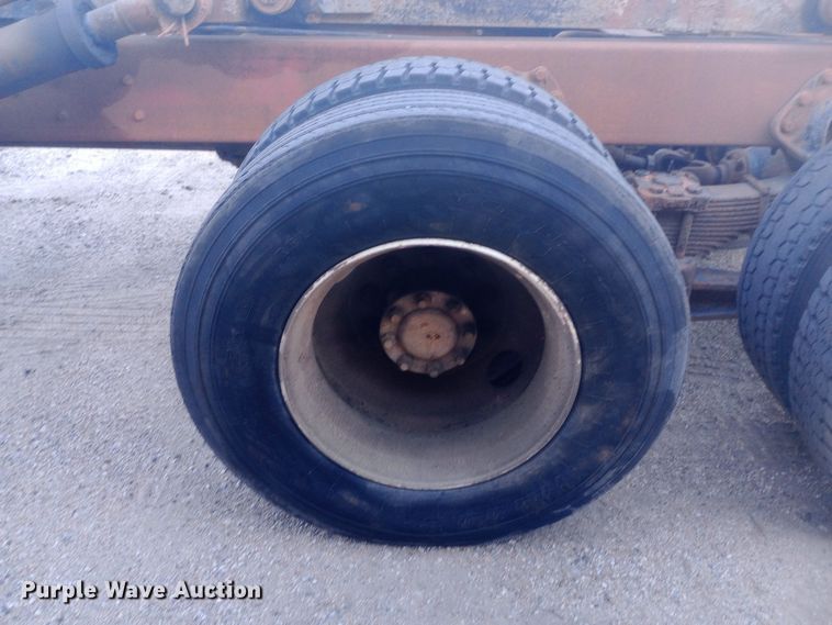 image for item DK7451 1979 International S2500 roll-off container truck