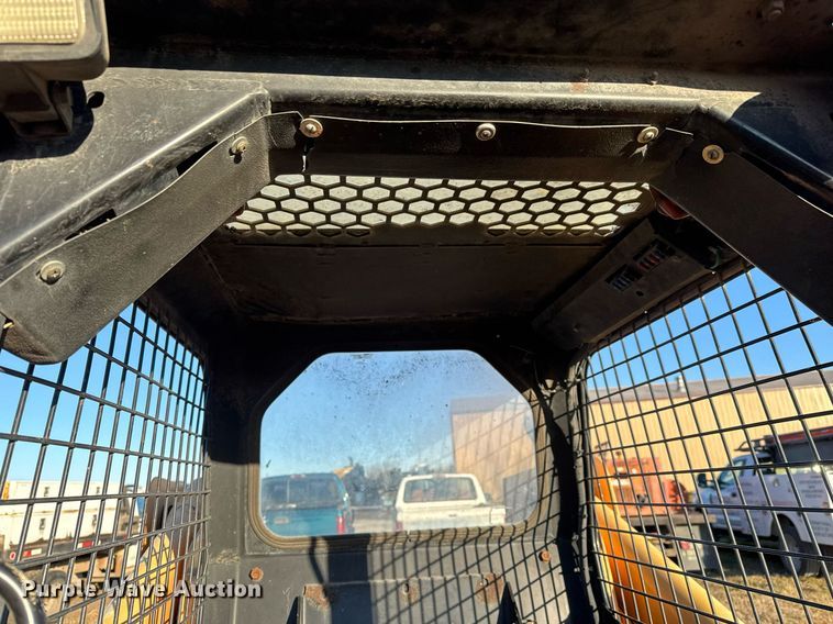 image for item DK7462 1999 Mustang 2070 skid steer loader