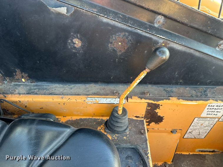 image for item DK7462 1999 Mustang 2070 skid steer loader