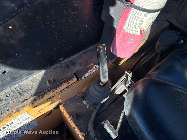 image for item DK7462 1999 Mustang 2070 skid steer loader