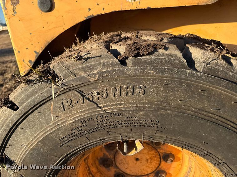 image for item DK7462 1999 Mustang 2070 skid steer loader