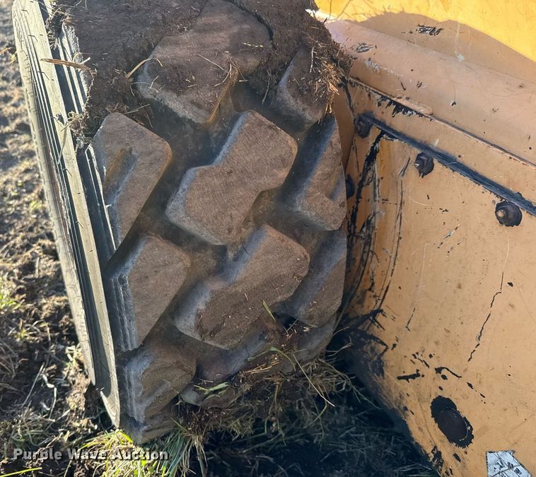 image for item DK7462 1999 Mustang 2070 skid steer loader