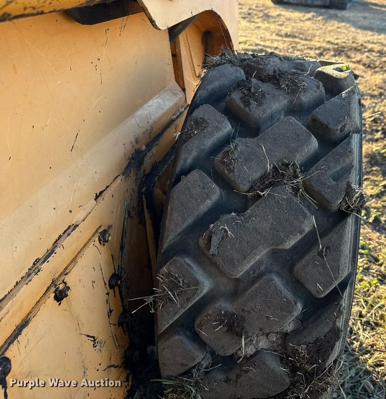 image for item DK7462 1999 Mustang 2070 skid steer loader