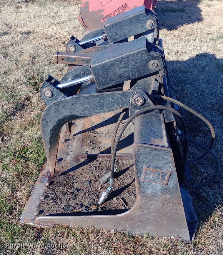 image for item DK7477 Caterpillar skid steer grapple bucket