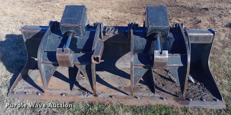 image for item DK7477 Caterpillar skid steer grapple bucket