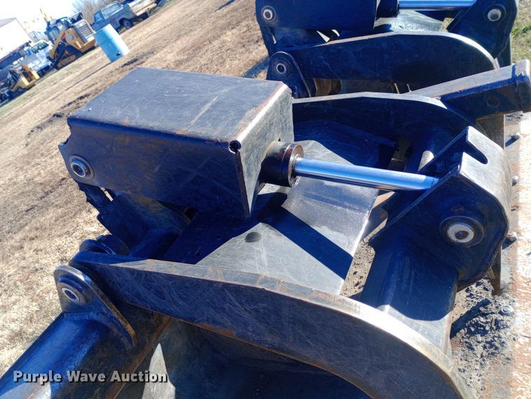 image for item DK7477 Caterpillar skid steer grapple bucket