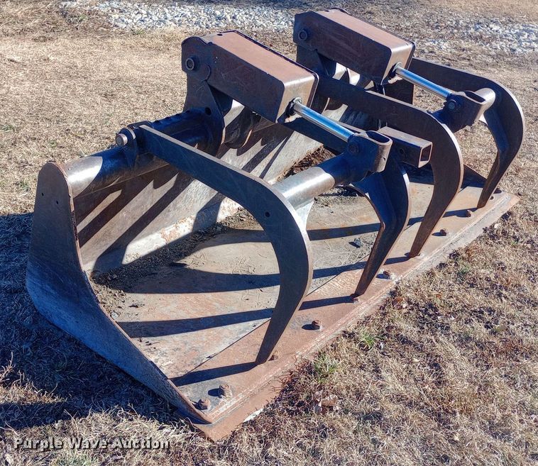 image for item DK7479 Ingersoll-Rand  skid steer grapple bucket