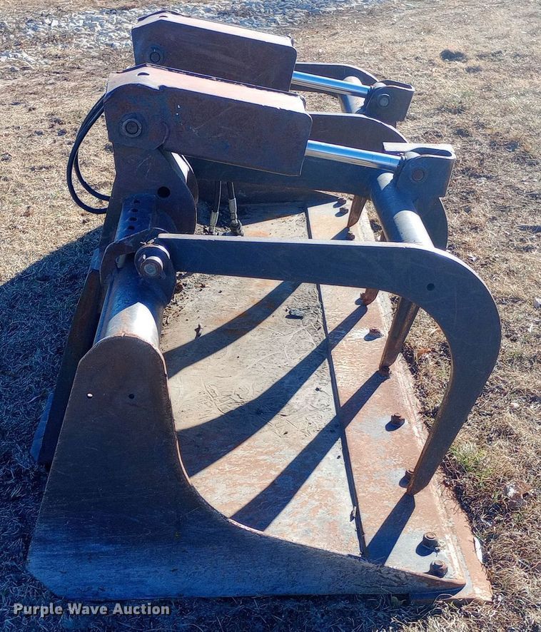 image for item DK7479 Ingersoll-Rand  skid steer grapple bucket