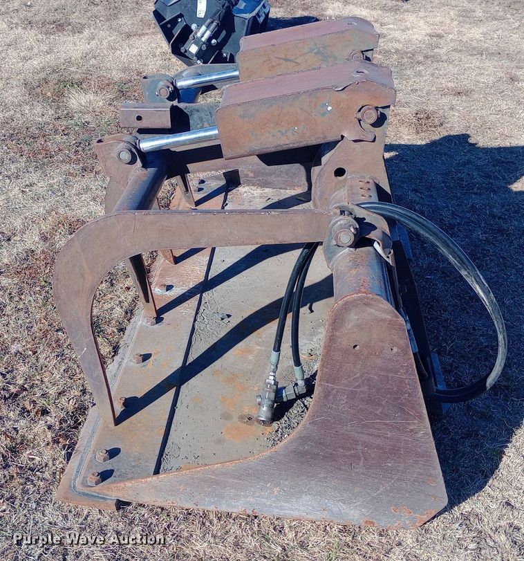 image for item DK7479 Ingersoll-Rand  skid steer grapple bucket