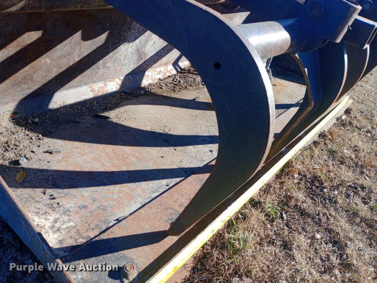 image for item DK7479 Ingersoll-Rand  skid steer grapple bucket