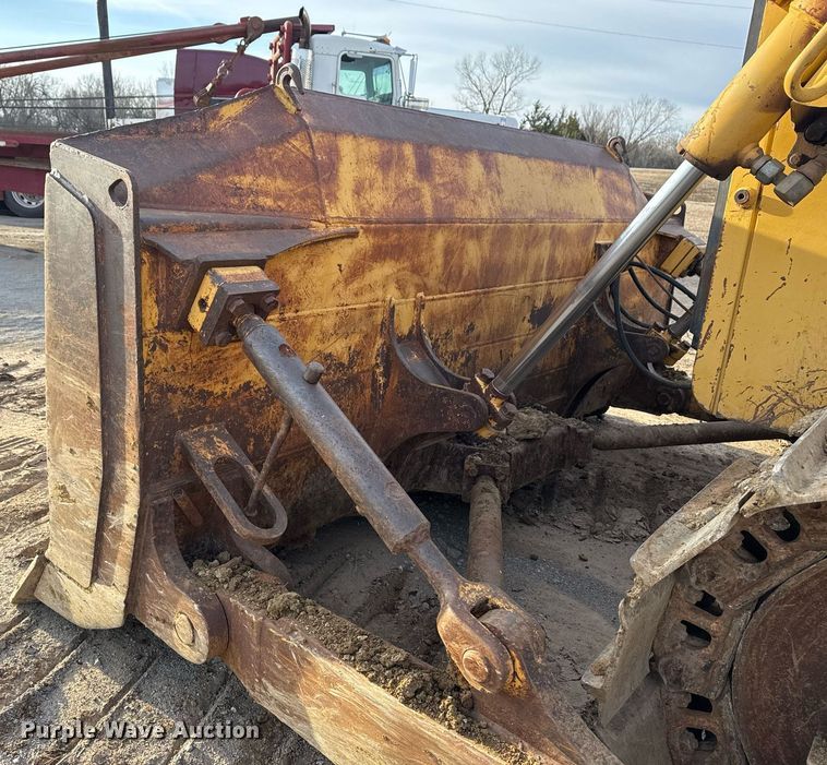 image for item DM5535 1998 John Deere 850C dozer