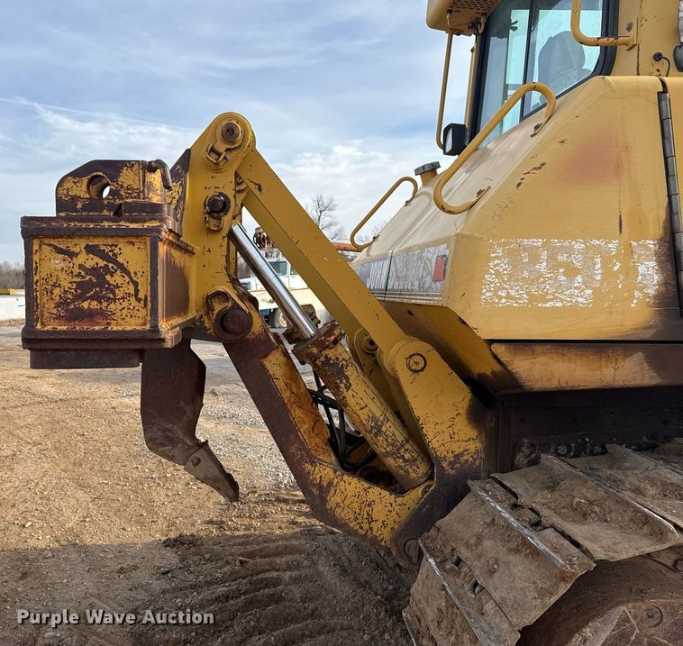 image for item DM5535 1998 John Deere 850C dozer