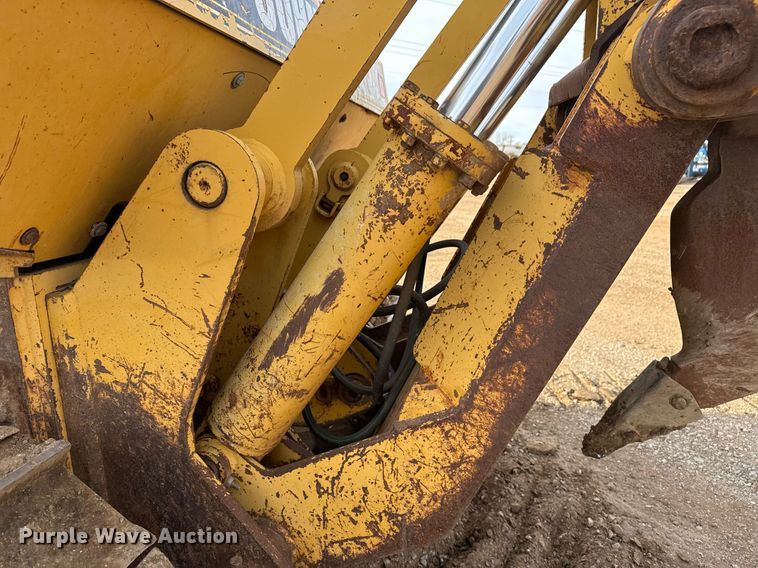 image for item DM5535 1998 John Deere 850C dozer