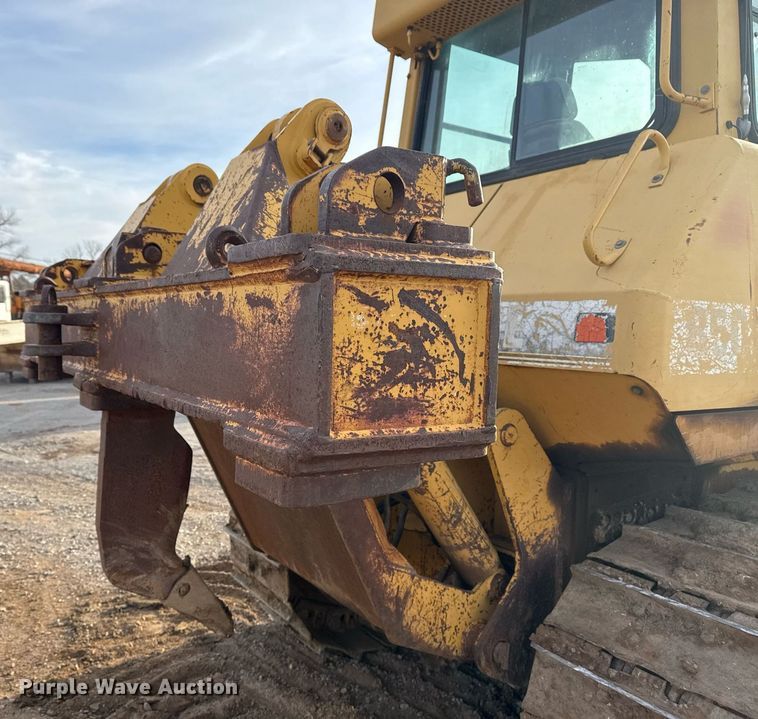 image for item DM5535 1998 John Deere 850C dozer