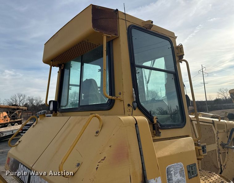 image for item DM5535 1998 John Deere 850C dozer