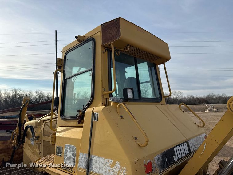 image for item DM5535 1998 John Deere 850C dozer