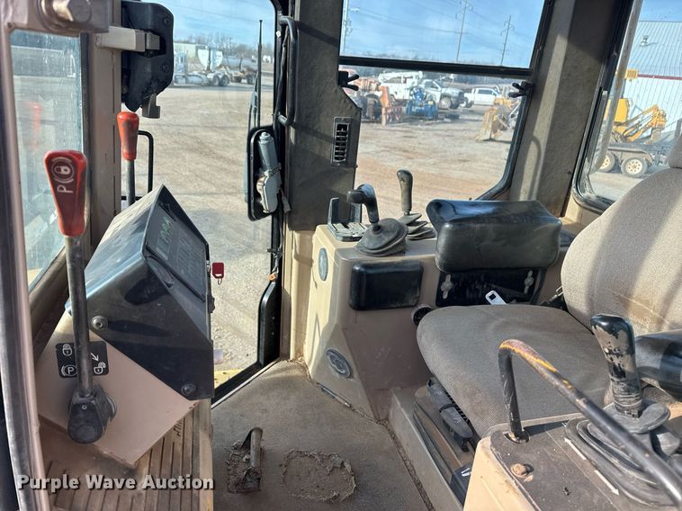 image for item DM5535 1998 John Deere 850C dozer