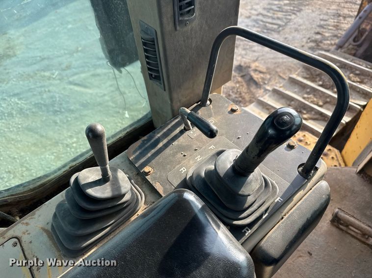 image for item DM5535 1998 John Deere 850C dozer