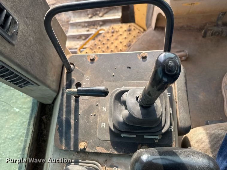 image for item DM5535 1998 John Deere 850C dozer