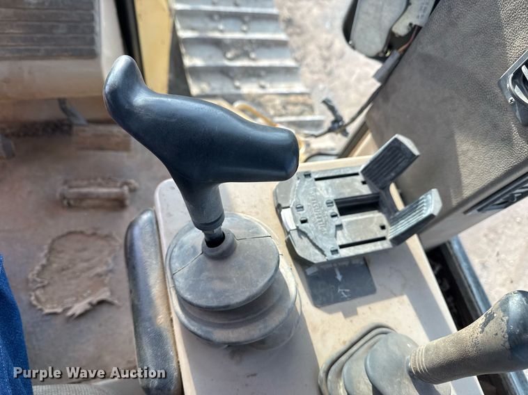 image for item DM5535 1998 John Deere 850C dozer