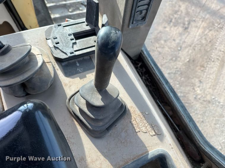 image for item DM5535 1998 John Deere 850C dozer