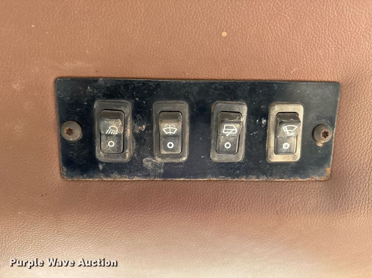 image for item DM5535 1998 John Deere 850C dozer