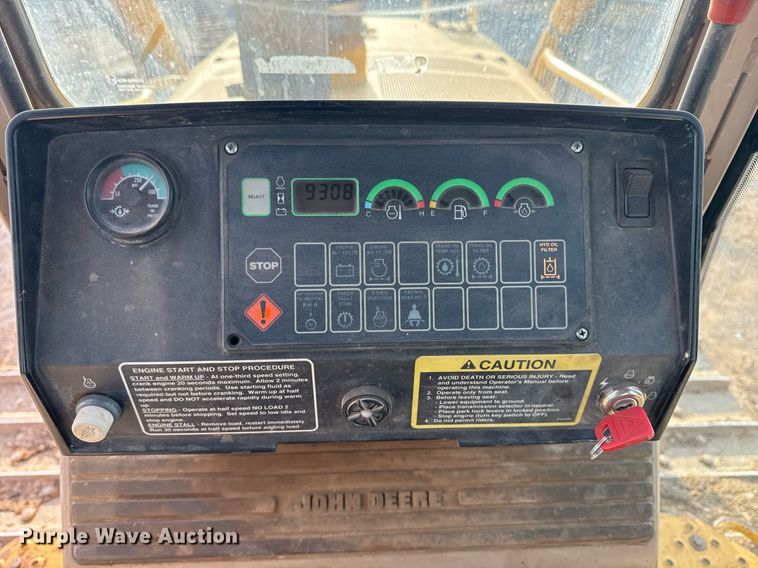 image for item DM5535 1998 John Deere 850C dozer