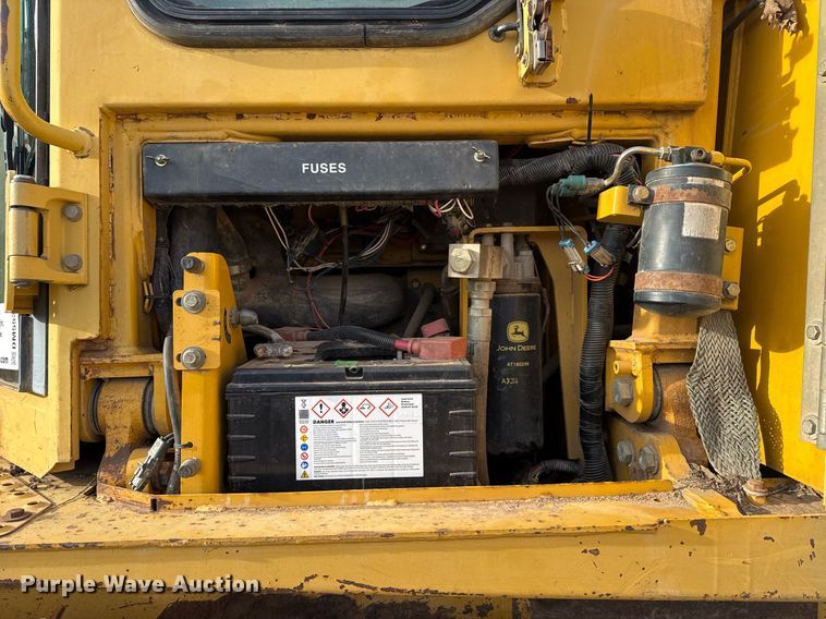 image for item DM5535 1998 John Deere 850C dozer