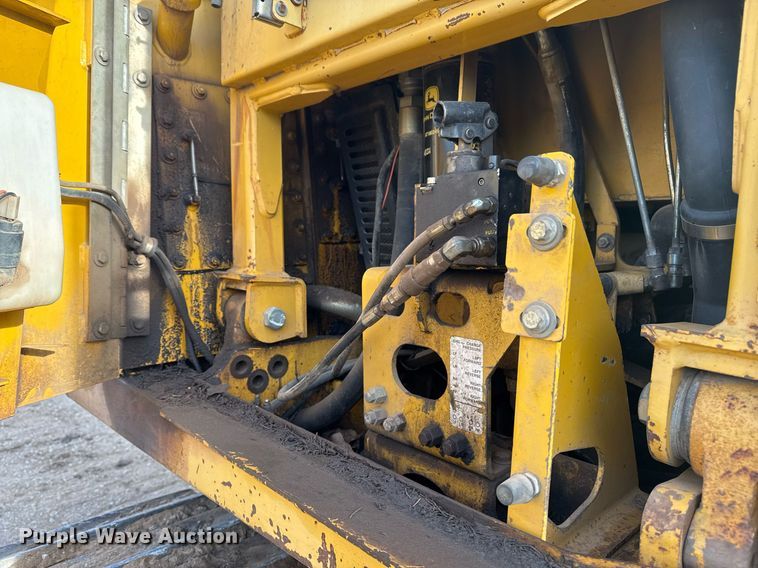 image for item DM5535 1998 John Deere 850C dozer