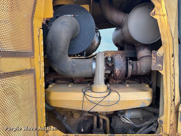 image for item DM5535 1998 John Deere 850C dozer