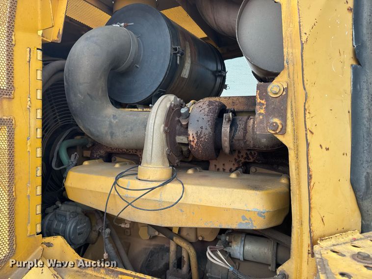 image for item DM5535 1998 John Deere 850C dozer