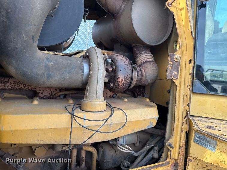 image for item DM5535 1998 John Deere 850C dozer