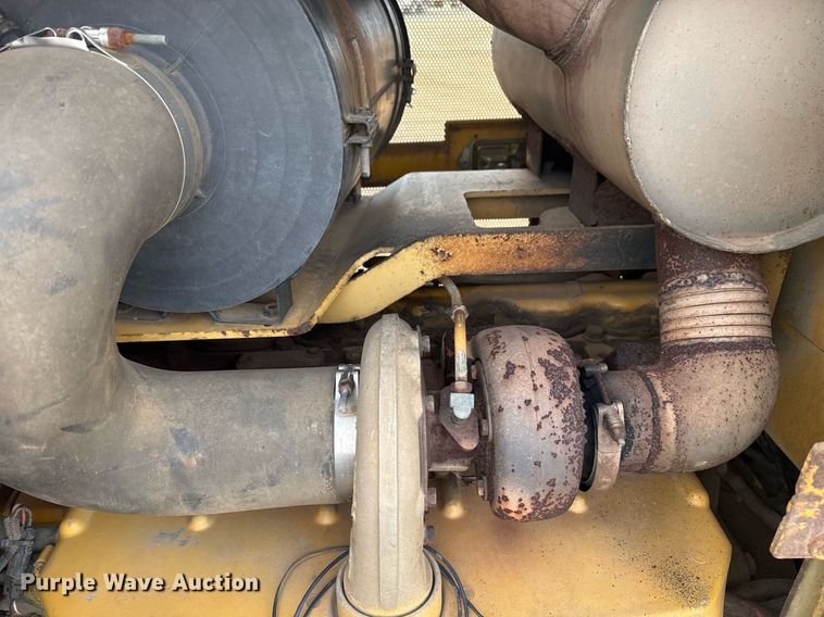 image for item DM5535 1998 John Deere 850C dozer