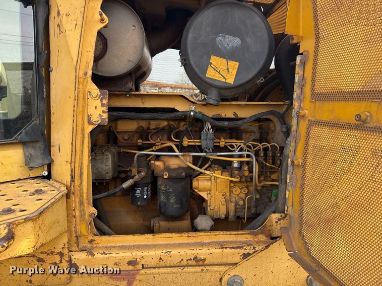 image for item DM5535 1998 John Deere 850C dozer