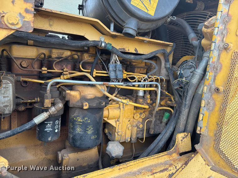 image for item DM5535 1998 John Deere 850C dozer