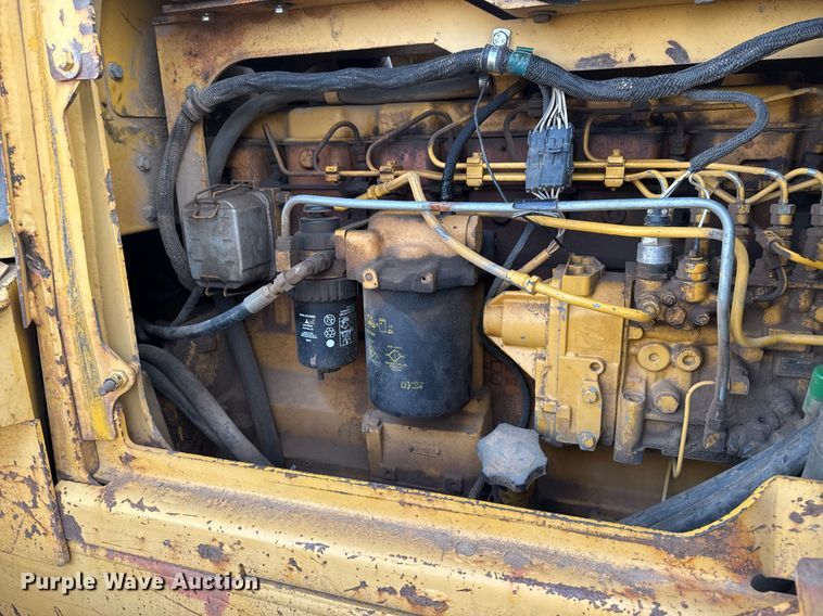 image for item DM5535 1998 John Deere 850C dozer