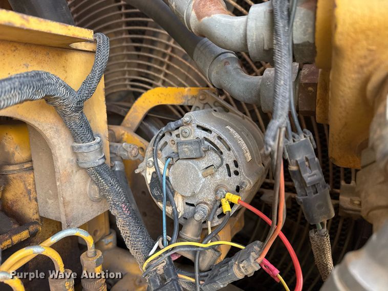 image for item DM5535 1998 John Deere 850C dozer