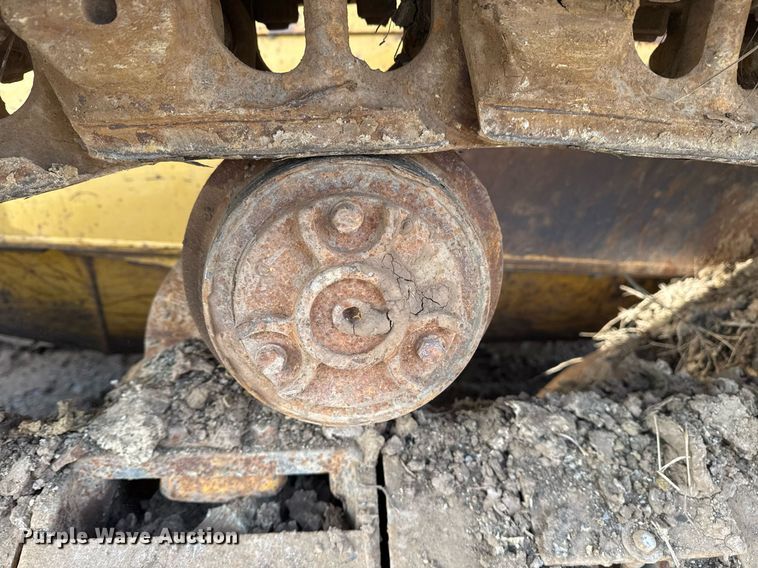 image for item DM5535 1998 John Deere 850C dozer